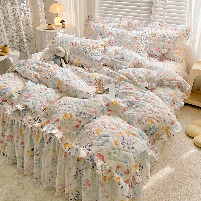 91家纺网 家纺一手货源 找家纺 宜凡 2023新款云朵棉床笠式床裙三件套 花恬梦语