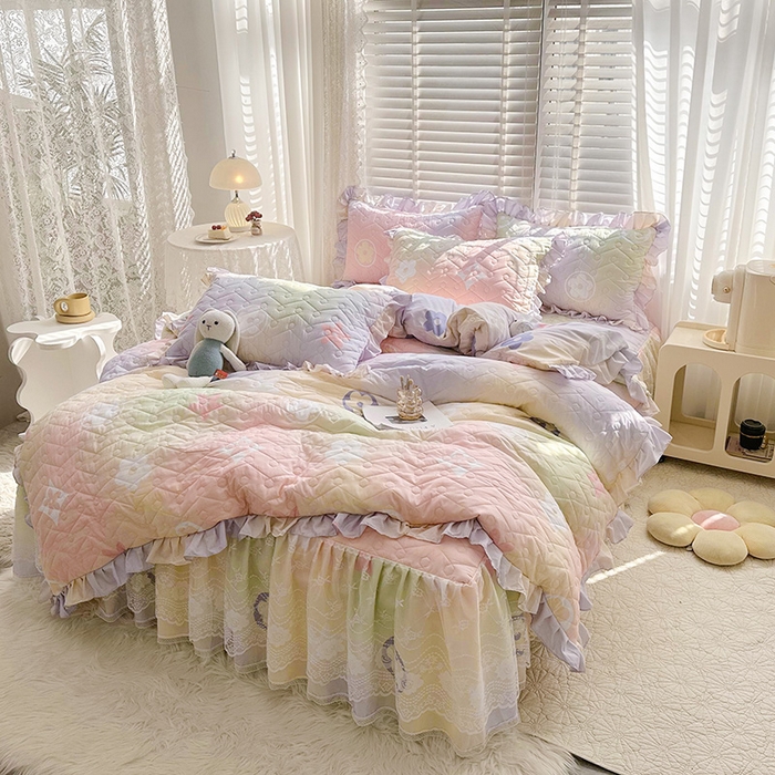 91家纺网 家纺一手货源 找家纺 宜凡 2023新款云朵棉床笠式床裙三件套 花梦风采