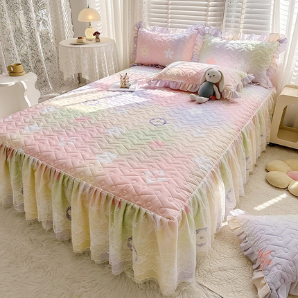 91家纺网 家纺一手货源 找家纺 （总）宜凡 2023新款云朵棉床笠式床裙三件套