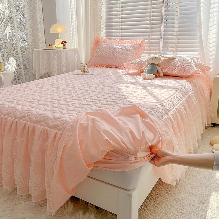 91家纺网 家纺一手货源 找家纺 宜凡家纺 2023新款云朵棉床笠式床裙四件套 星恋粉