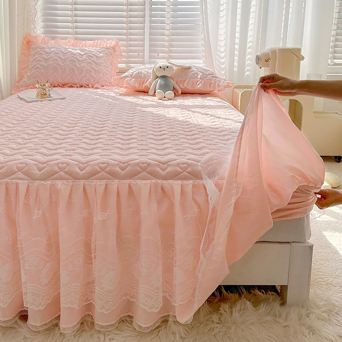 91家纺网 家纺一手货源 找家纺 宜凡家纺 2023新款云朵棉床笠式床裙四件套 微微花露