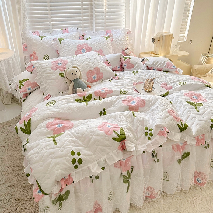 91家纺网 家纺一手货源 找家纺 宜凡家纺 2023新款云朵棉床笠式床裙四件套 微微花露