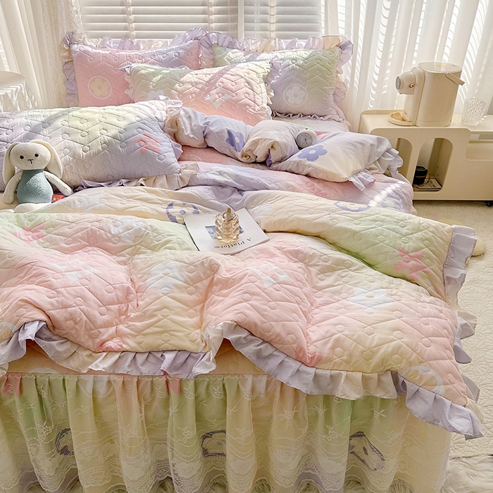 91家纺网 家纺一手货源 找家纺 宜凡家纺 2023新款云朵棉床笠式床裙四件套 花梦风采