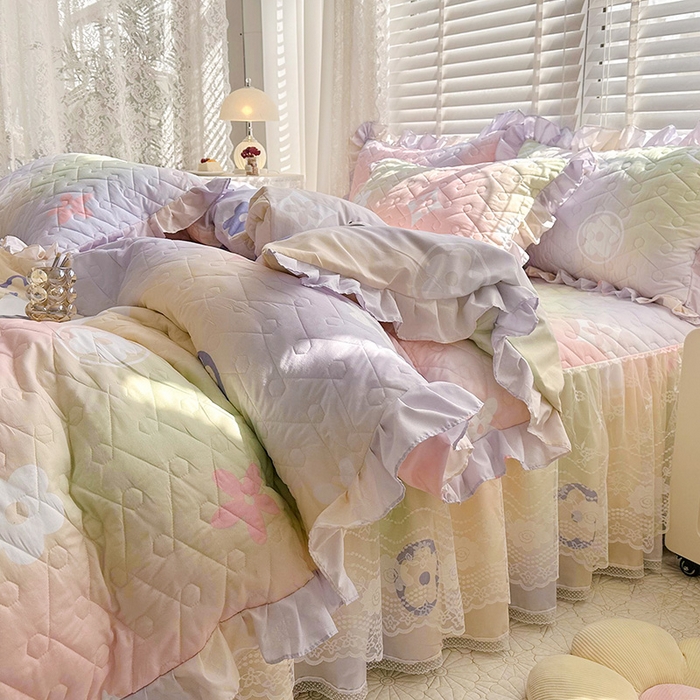 91家纺网 家纺一手货源 找家纺 宜凡家纺 2023新款云朵棉床笠式床裙四件套 花梦风采