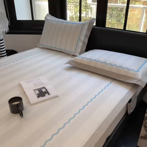 91家纺网 家纺一手货源 找家纺 本希家居 2023新款时尚高端款冰丝席 鎏金千鸟格-灰 平席