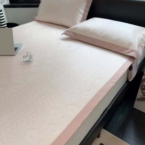 91家纺网 家纺一手货源 找家纺 本希家居 2023新款时尚高端款冰丝席 花颖-平席