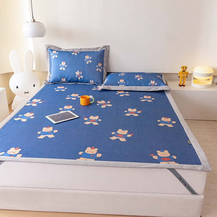 91家纺网 家纺一手货源 找家纺 本希家居 2023新款小清新卡通款冰丝席-床席款 宝贝熊