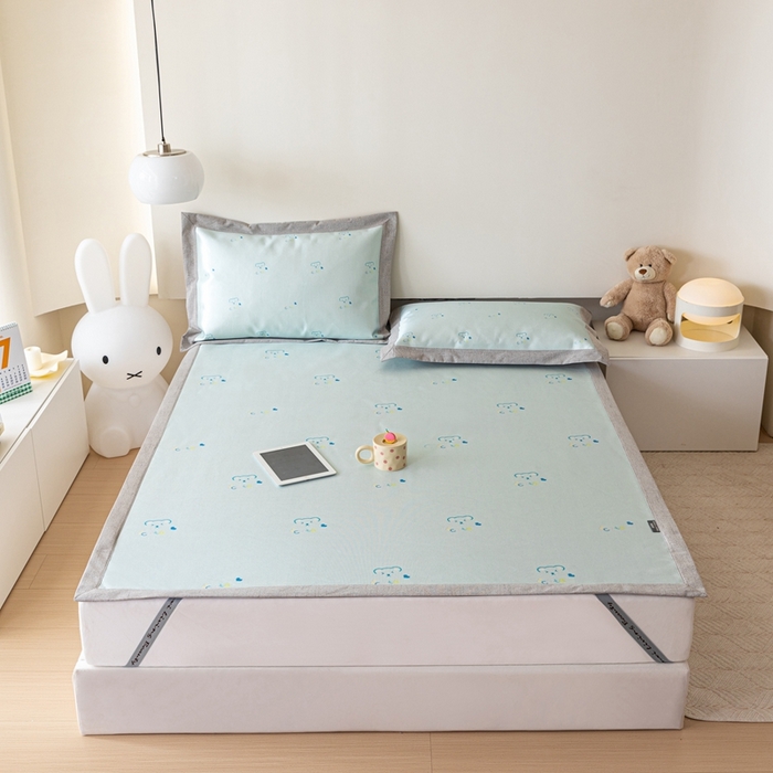 91家纺网 家纺一手货源 找家纺 本希家居 2023新款小清新卡通款冰丝席-床席款 笔芯熊