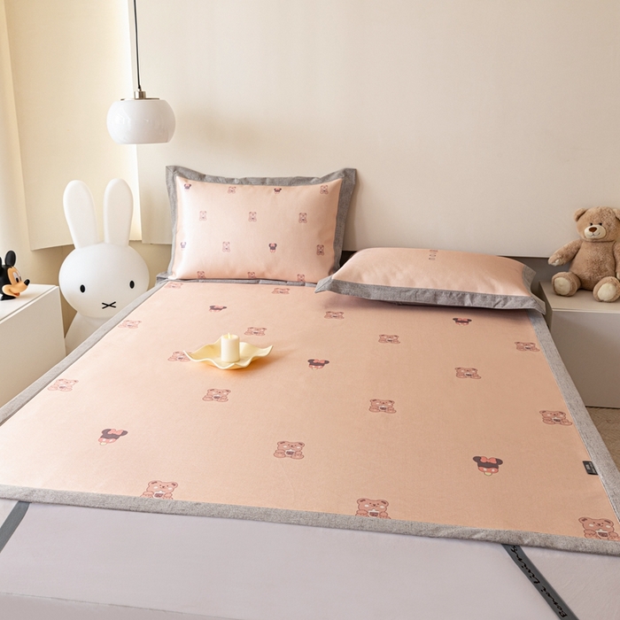 91家纺网 家纺一手货源 找家纺 本希家居 2023新款小清新卡通款冰丝席-床席款 茶杯熊