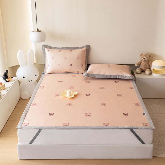 91家纺网 家纺一手货源 找家纺 本希家居 2023新款小清新卡通款冰丝席-床席款 茶杯熊