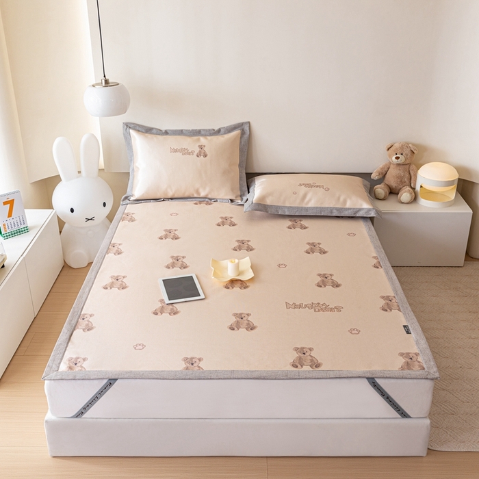 91家纺网 家纺一手货源 找家纺 本希家居 2023新款小清新卡通款冰丝席-床席款 泰迪熊