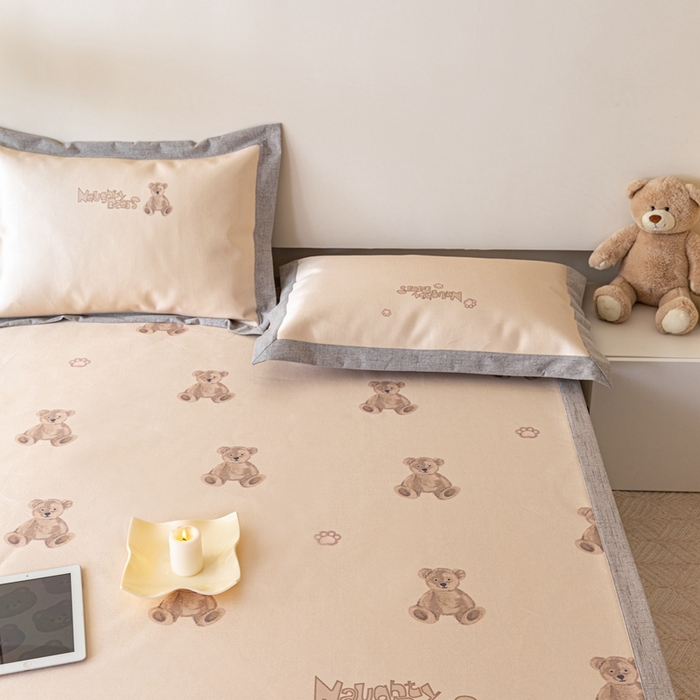 91家纺网 家纺一手货源 找家纺 本希家居 2023新款小清新卡通款冰丝席-床席款 泰迪熊