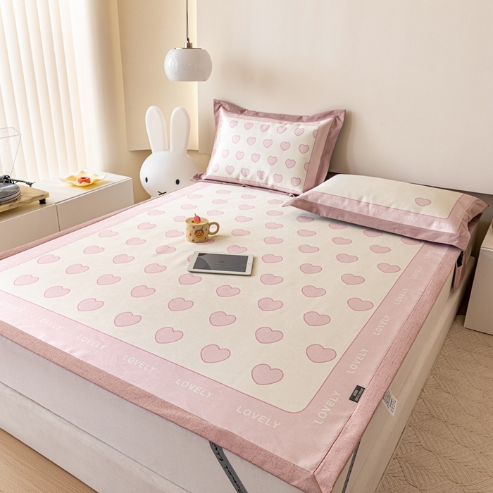 91家纺网 家纺一手货源 找家纺 本希家居 2023新款小清新卡通款冰丝席-床席款 甜心