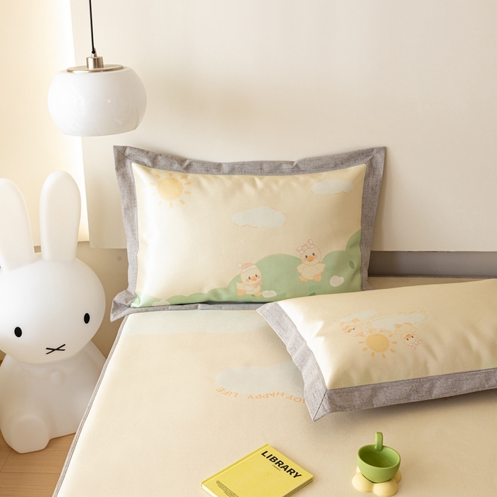 91家纺网 家纺一手货源 找家纺 本希家居 2023新款小清新卡通款 幸福一家—床笠