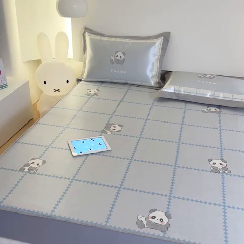 91家纺网 家纺一手货源 找家纺 本希家居 2023新款小清新卡通款 小熊猫-蓝