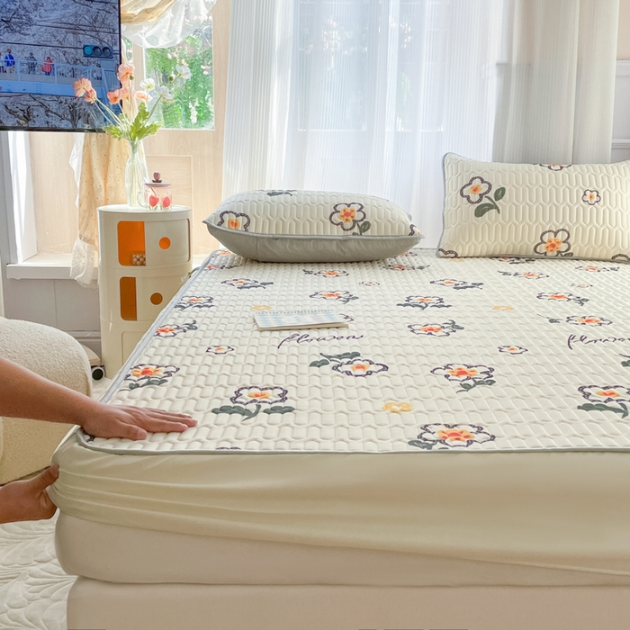 91家纺网 家纺一手货源 找家纺 柒月 2023新款小清新乳胶凉席床笠款 花落