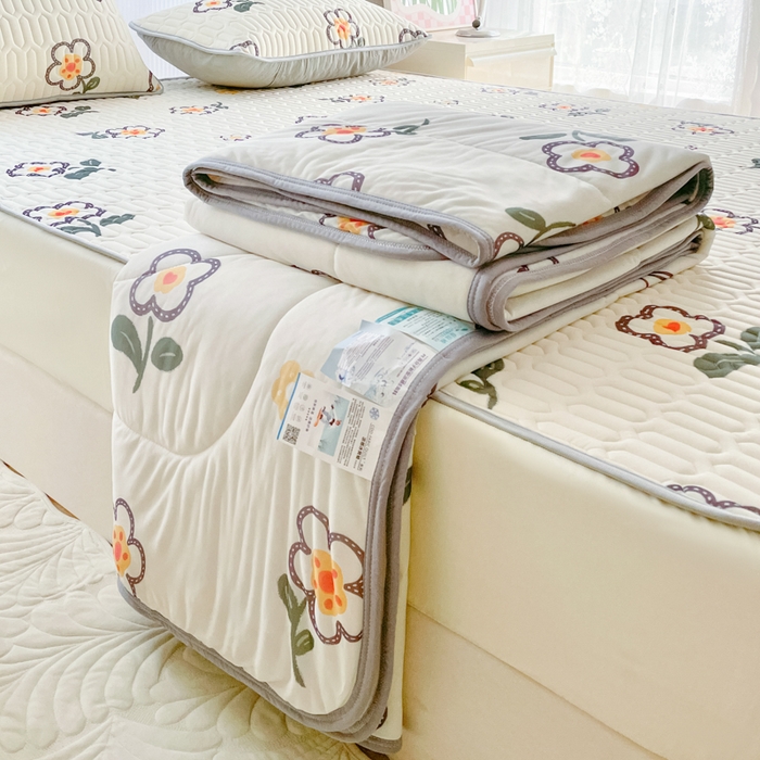 91家纺网 家纺一手货源 找家纺 柒月 2023新款小清新乳胶凉席床笠款 花落