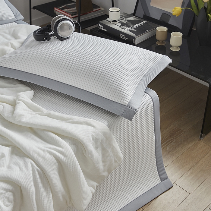 91家纺网 家纺一手货源 找家纺 慕尚 2025新款PE华夫格凉席+夏被 华夫格白