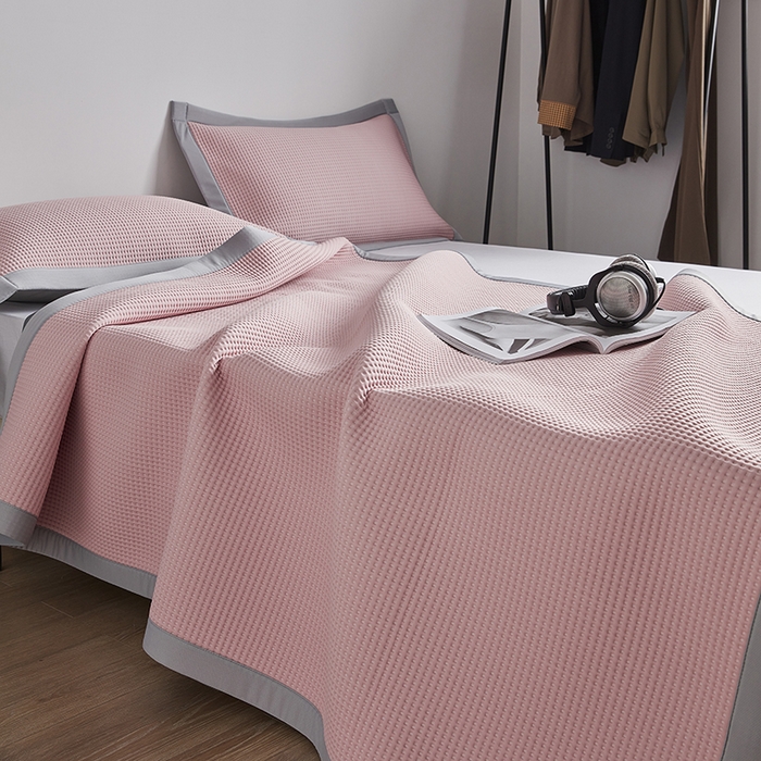 91家纺网 家纺一手货源 找家纺 慕尚 2025新款PE华夫格凉席+夏被 华夫格粉