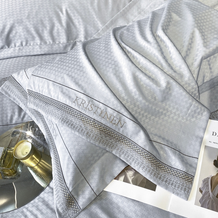 91家纺网 家纺一手货源 找家纺 安妮 2023新款简约提花刺绣四件套-缇娜夫人 缇娜夫人-蓝灰