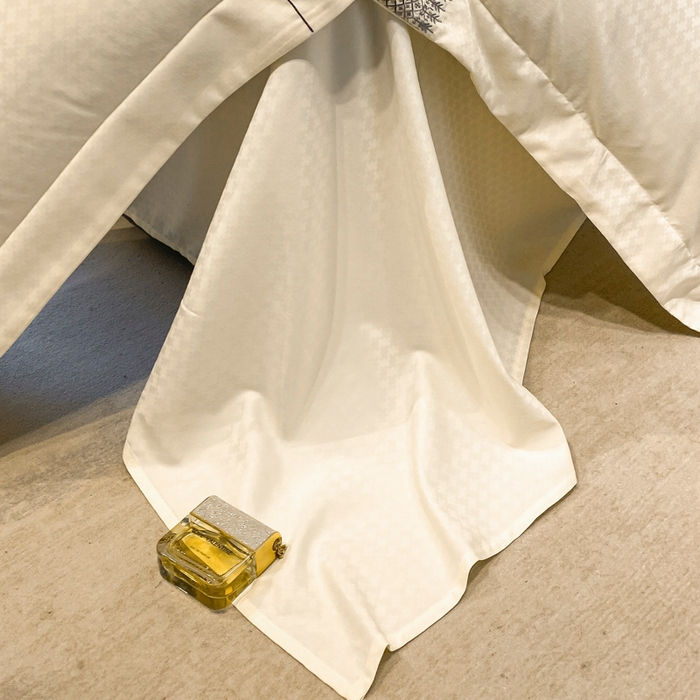 91家纺网 家纺一手货源 找家纺 安妮 2023新款简约提花刺绣四件套-缇娜夫人 缇娜夫人-奶白