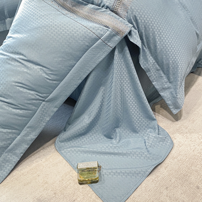 91家纺网 家纺一手货源 找家纺 安妮 2023新款简约提花刺绣四件套-缇娜夫人 缇娜夫人-星蓝