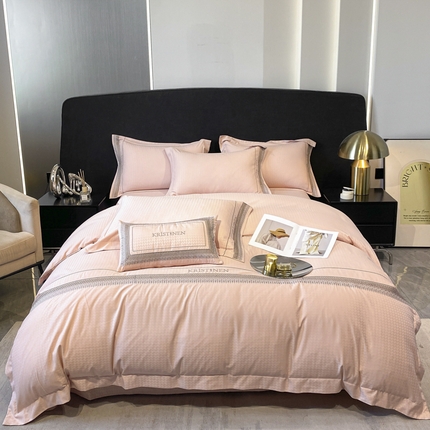 91家纺网 家纺一手货源 找家纺 安妮 2023新款简约提花刺绣四件套-缇娜夫人 缇娜夫人-粉