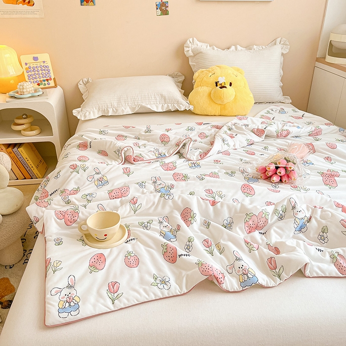 91家纺网 家纺一手货源 找家纺 晨希 2023新款针织棉夏被 草莓兔