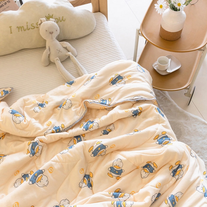 91家纺网 家纺一手货源 找家纺 喜多兔儿童家纺 2023年新款针织棉空调被 黄色加油鸭