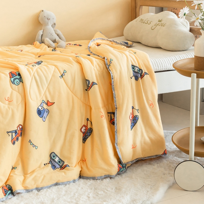 91家纺网 家纺一手货源 找家纺 喜多兔儿童家纺 2023年新款针织棉空调被 黄色挖掘机