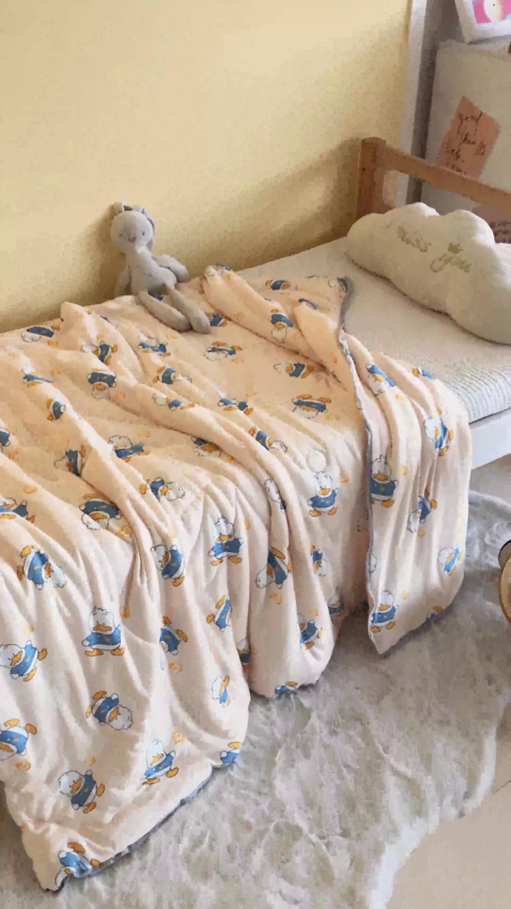 91家纺网 家纺一手货源 找家纺 喜多兔儿童家纺 2023年新款针织棉空调被 黄色加油鸭