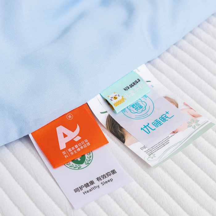 91家纺网 家纺一手货源 找家纺 喜多兔儿童家纺 2023年新款小欢喜莫代尔天丝空调被 蓝色插兜熊