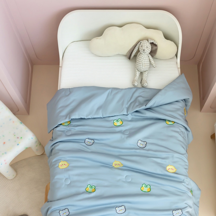 91家纺网 家纺一手货源 找家纺 喜多兔儿童家纺 2023年新款小甜蜜系列空调被 马卡龙灰色