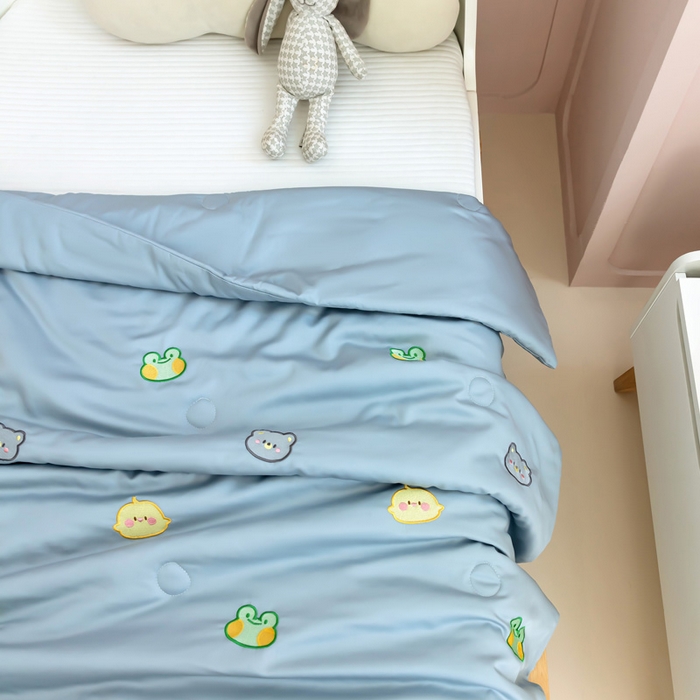91家纺网 家纺一手货源 找家纺 喜多兔儿童家纺 2023年新款小甜蜜系列空调被 马卡龙灰色