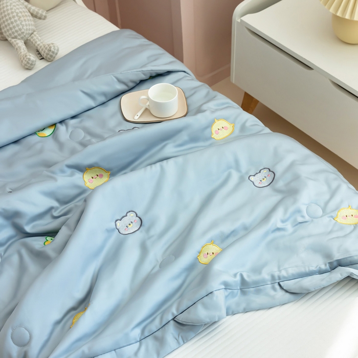 91家纺网 家纺一手货源 找家纺 喜多兔儿童家纺 2023年新款小甜蜜系列空调被 马卡龙灰色