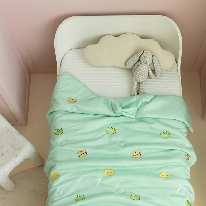 91家纺网 家纺一手货源 找家纺 喜多兔儿童家纺 2023年新款小甜蜜系列空调被 马卡龙绿色