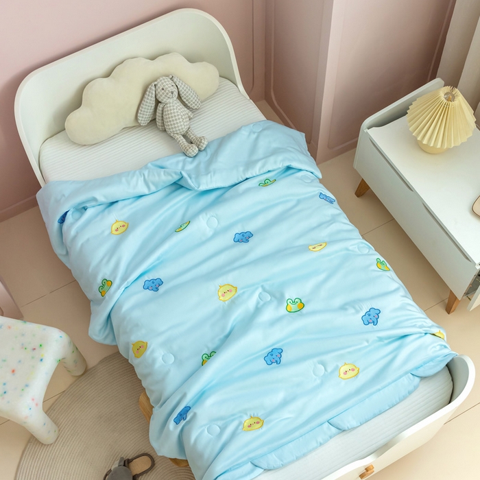 91家纺网 家纺一手货源 找家纺 喜多兔儿童家纺 2023年新款小甜蜜系列空调被 马卡龙蓝色