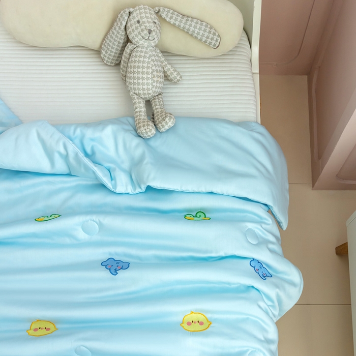 91家纺网 家纺一手货源 找家纺 喜多兔儿童家纺 2023年新款小甜蜜系列空调被 马卡龙蓝色