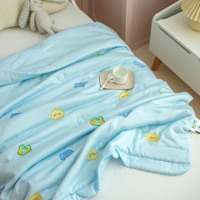 91家纺网 家纺一手货源 找家纺 喜多兔儿童家纺 2023年新款小甜蜜系列空调被 马卡龙蓝色
