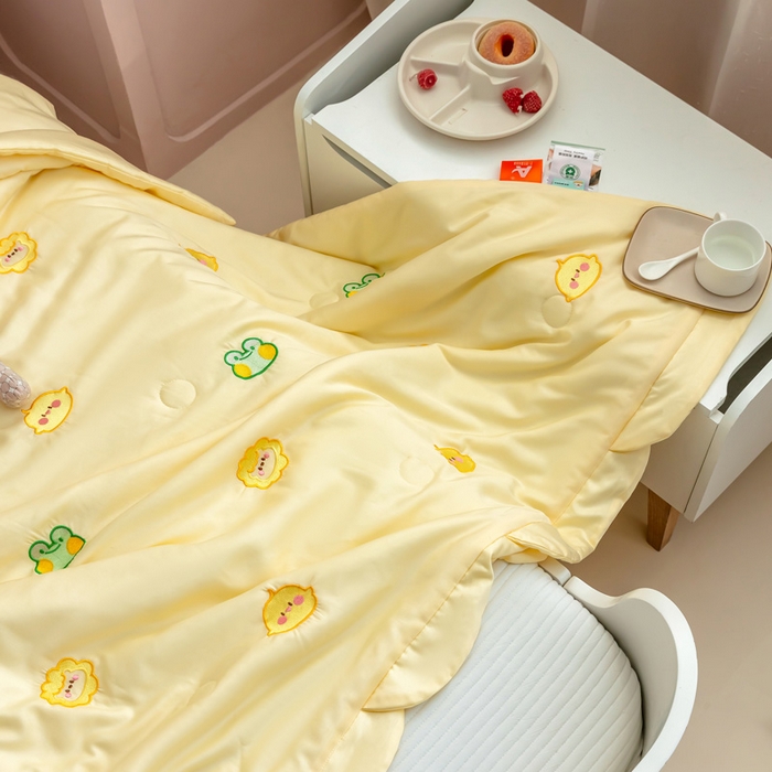 91家纺网 家纺一手货源 找家纺 喜多兔儿童家纺 2023年新款小甜蜜系列空调被 马卡龙黄色