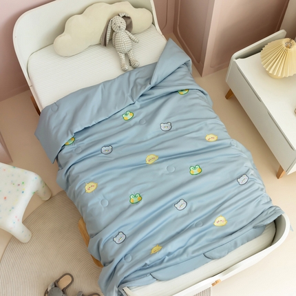 91家纺网 家纺一手货源 找家纺 喜多兔儿童家纺 2023年新款小甜蜜系列空调被 马卡龙灰色