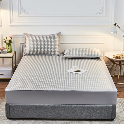 91家纺网 家纺一手货源 找家纺 耀悦家纺 2023新款冰丝凉席三件套千鸟格 浅灰