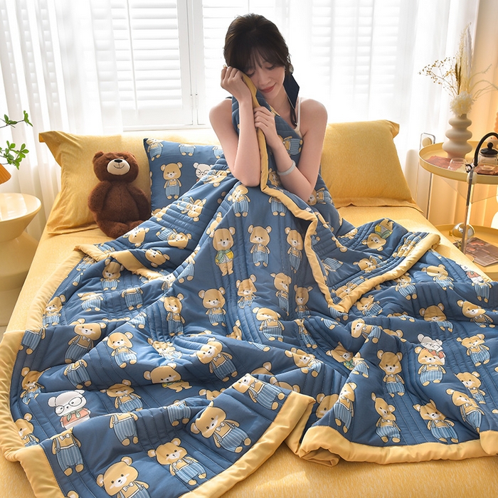 91家纺网 家纺一手货源 找家纺 圣楚  2024新款透气舒爽凉感丝夏被夏凉被空调被 认真小熊