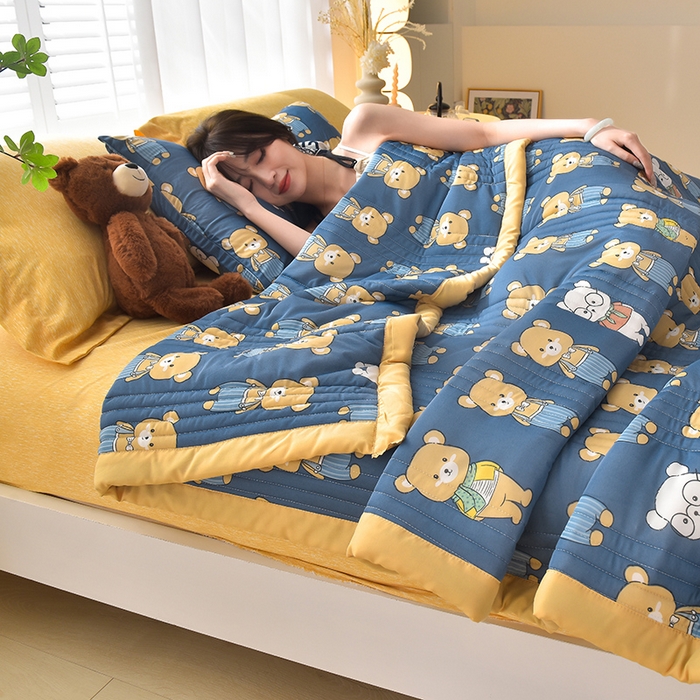 91家纺网 家纺一手货源 找家纺 圣楚  2024新款透气舒爽凉感丝夏被夏凉被空调被 认真小熊