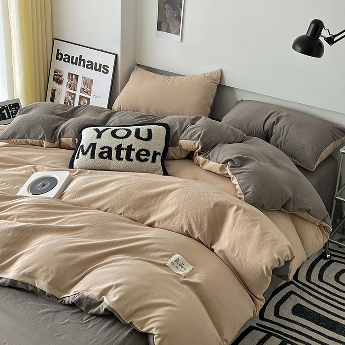 91家纺网 家纺一手货源 找家纺 优色良品家纺 2023新款博主风90克超柔水洗棉双拼四件套 中驼+浅灰