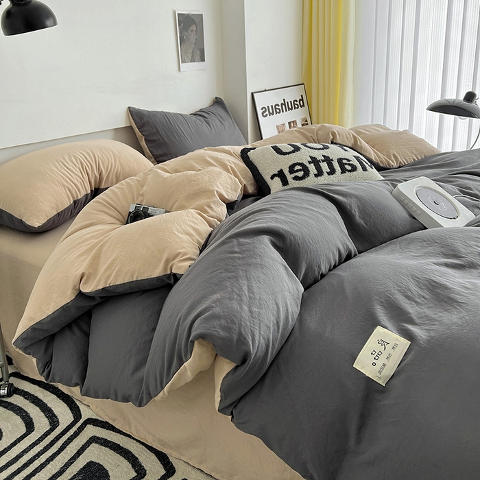 91家纺网 家纺一手货源 找家纺 优色良品家纺 2023新款博主风90克超柔水洗棉双拼四件套 深灰+中驼