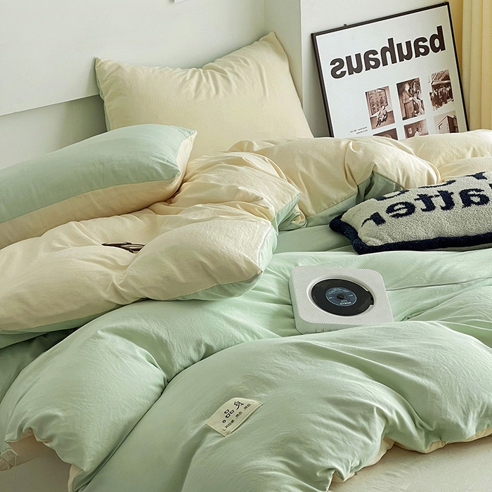 91家纺网 家纺一手货源 找家纺 优色良品家纺 2023新款博主风90克超柔水洗棉双拼四件套 藻绿+米黄