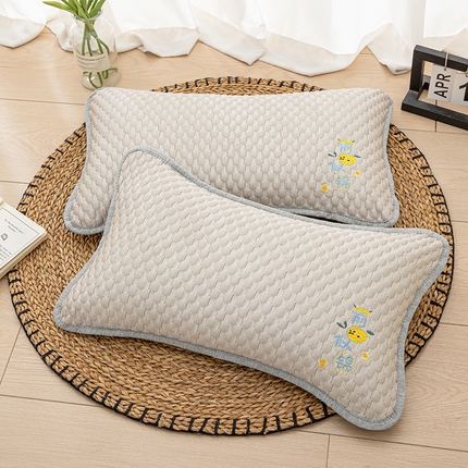 91家纺网 家纺一手货源 找家纺 （总）织布人 2023新款 心形凉感豆豆宽边枕