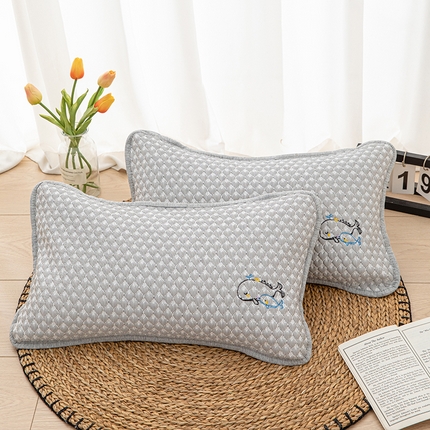 91家纺网 家纺一手货源 找家纺 （总）织布人 2023新款 心形凉感豆豆宽边枕