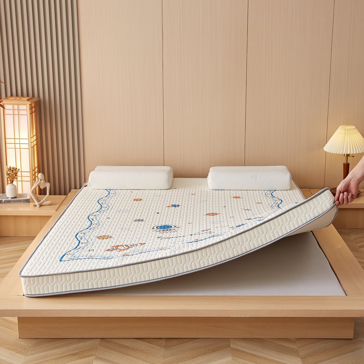 91家纺网 家纺一手货源 找家纺 时奥2023新款凉感丝床垫 宇航员